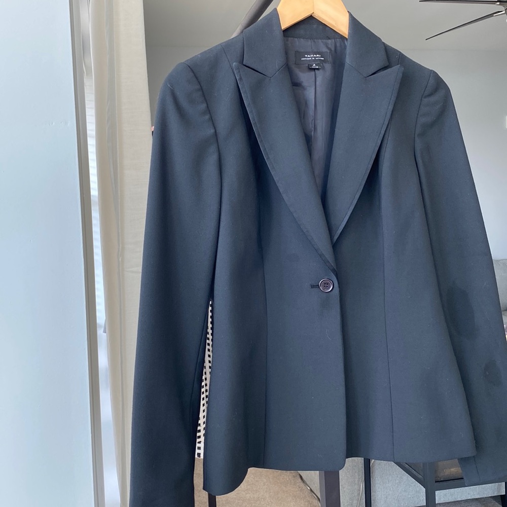 Tahari Arthur S Levine silk blend blazer Black